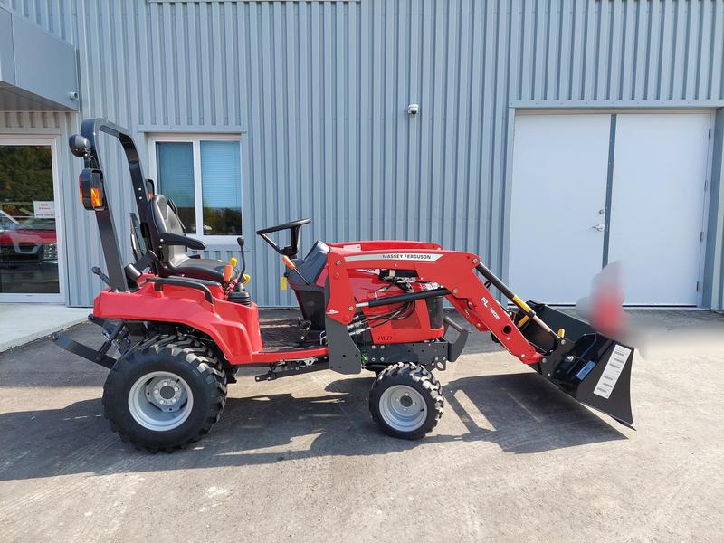 Massey Ferguson GC1725ML Tractor with Loader